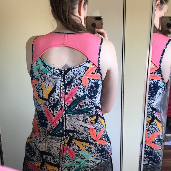 Body Glove tank top - Picture 2 of 5